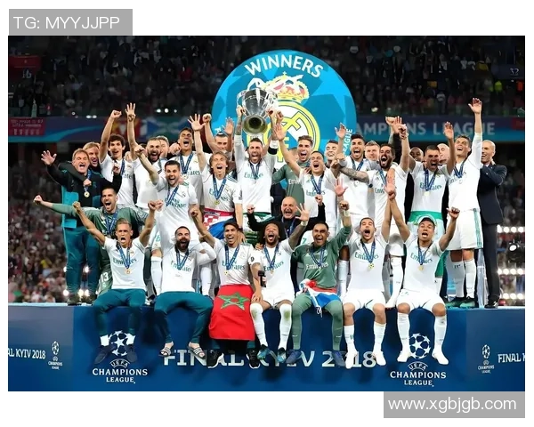 足球明星进球后激情唱歌展现个人魅力与团队精神的完美结合