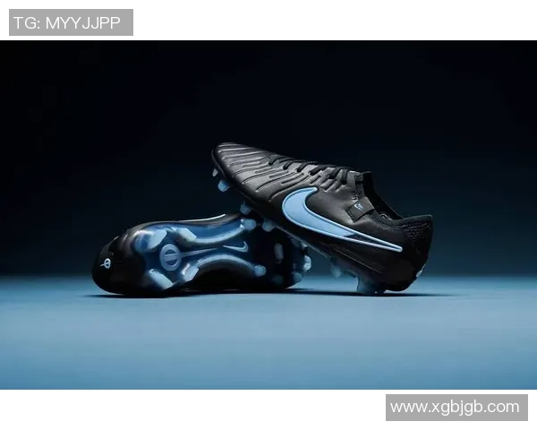 为足球明星量身打造专属球鞋的幕后匠人揭秘
