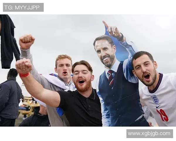 足球明星赛场激情舞动瞬间展现运动与艺术的完美结合 足球明星赛场激情舞动瞬间展现运动与艺术的完美结合